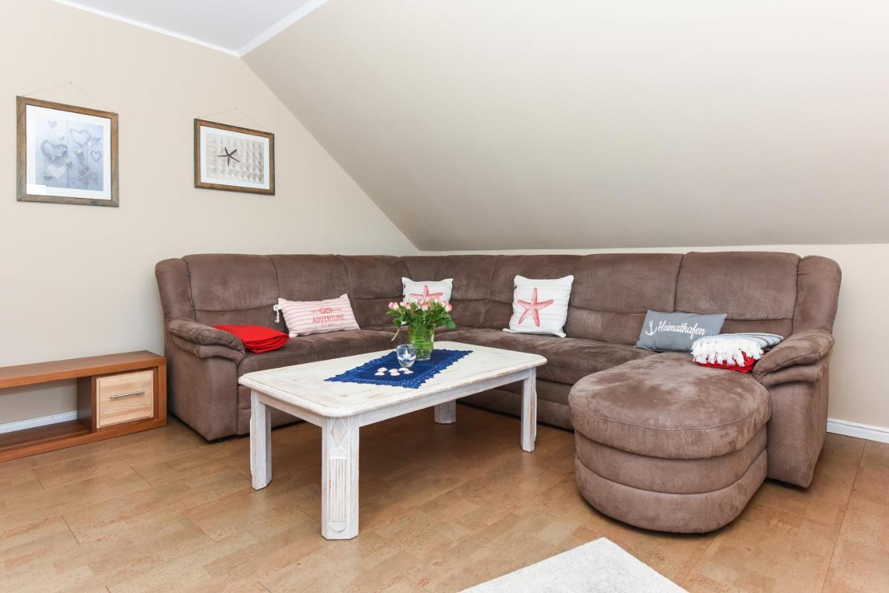 Ferienwohnung Haus Heimathafen Esens Buitenkant foto